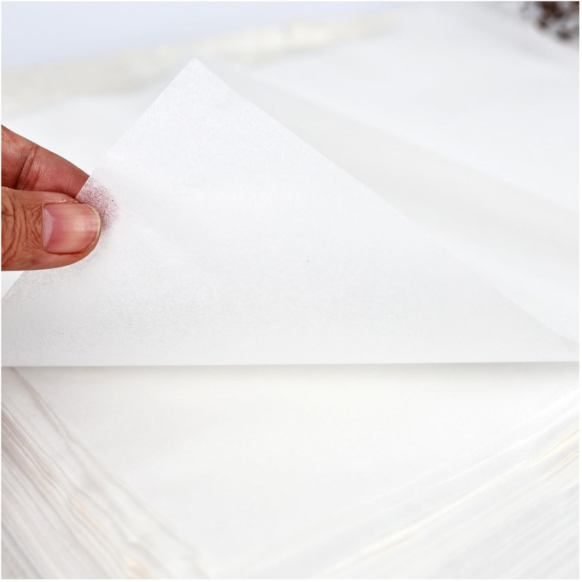 100 Sheets Luminous White Gampi Rice Paper, 9.4 x 15.7”, Handmade Translucent Cicada Wing Art Paper, Strong & Smooth Thin Fiber for Botanical Tracing, Calligraphy, Decoupage and Wedding Crafts